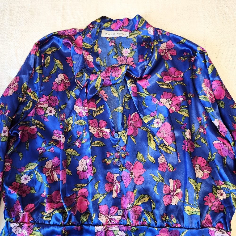 Vibrant Floral Long Sleeve Dress With A Tie - Blue and Pink 🌺 - Picture 3 of 8